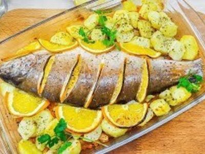 Легкий ужин: форель с овощами и фруктами в духовке - простой рецепт для дома