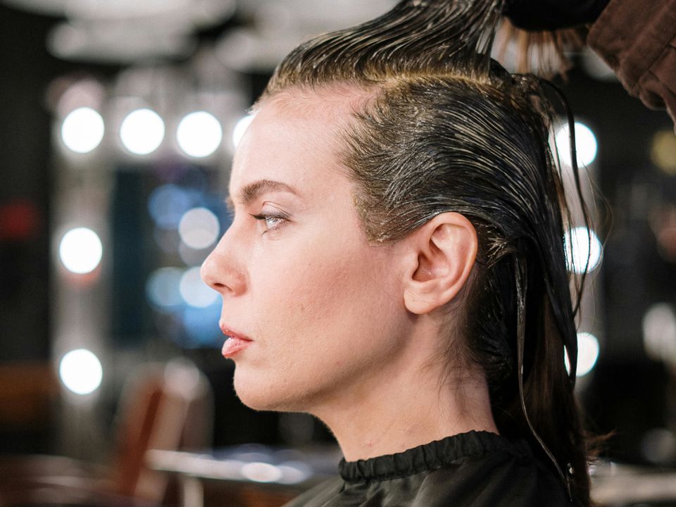 Цвет волос и дни покраски: как избежать неудач и привлечь удачу