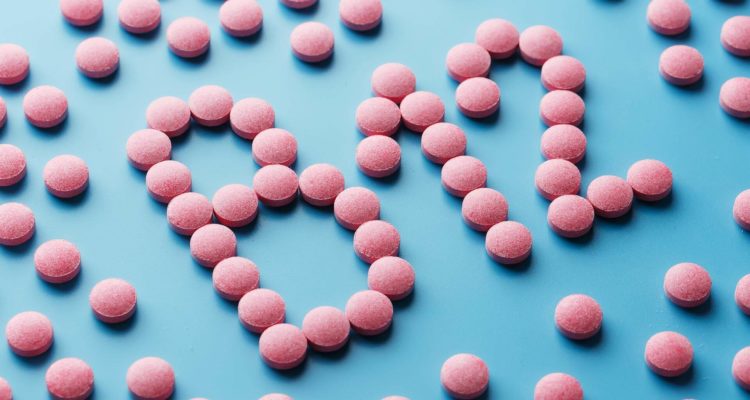 Дефицит витамина B12: почему это важно для женского здоровья и как избежать последствий